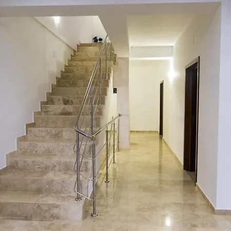 Guest house Pensiunea Dea House *